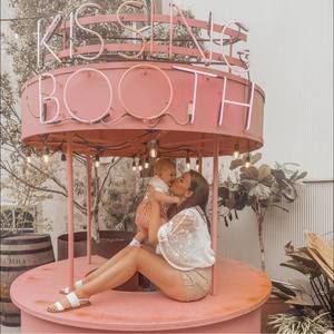 Meet your Posher, Pandora